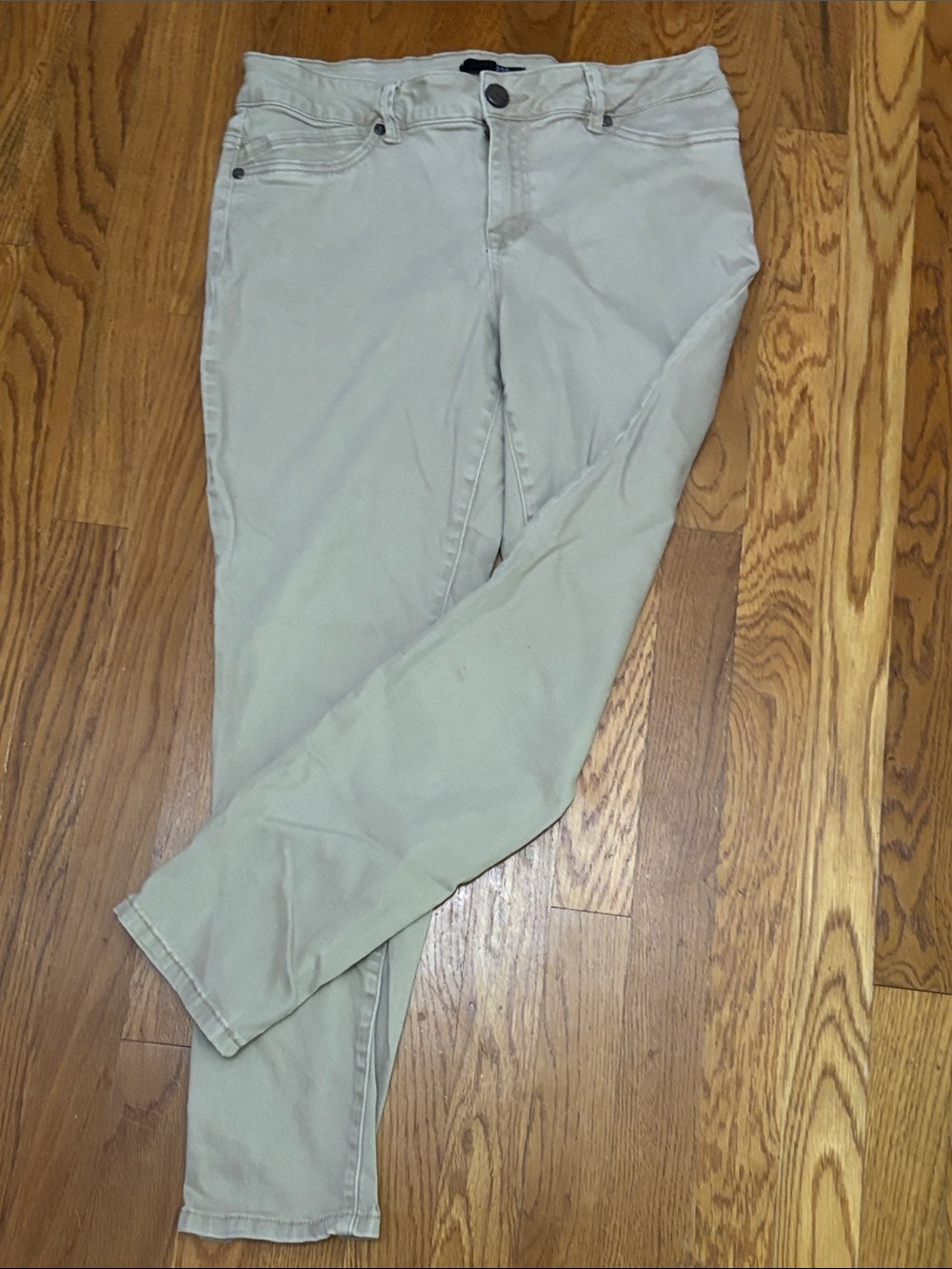 Women’s 1822 Slim Fit Jeans in Light Beige